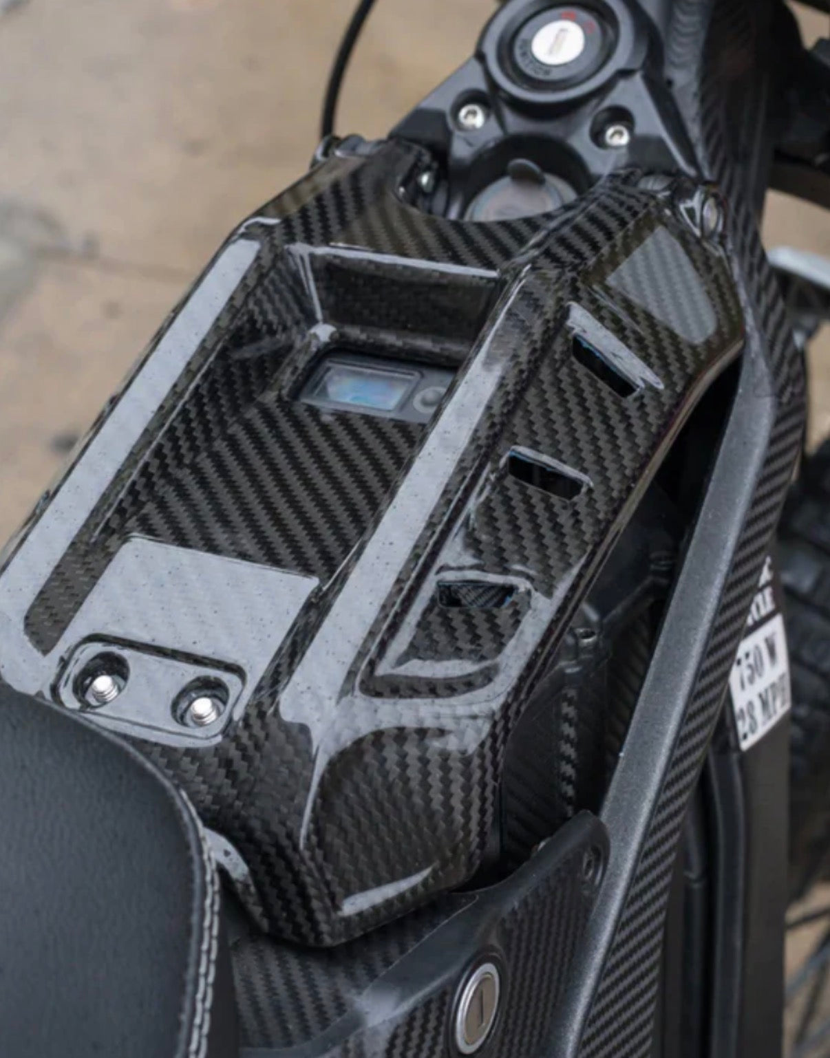 REAL carbon battery lid (flow lookalike)